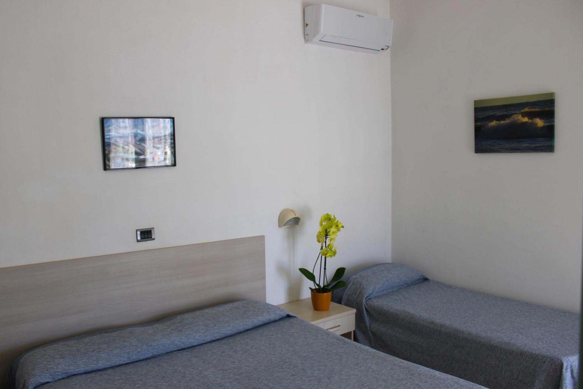 Hotel Puccinelli Lido di Camaiore Zimmer foto